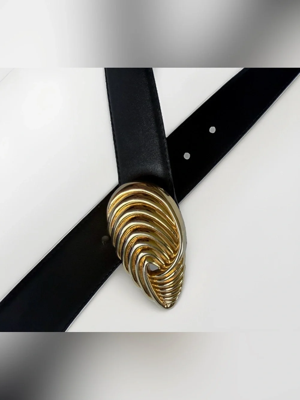VTG R&R Black Genuine Leather Belt Gold Swirl Statement Buckle S
